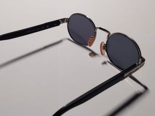 Occhiali da sole Gianni Versace ovali