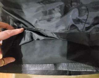 Falda mini piel cordero negra.