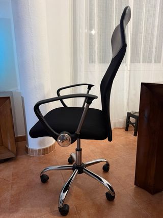Silla de oficina ergonómica negra de Jysk Billum