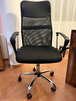 Silla de oficina ergonómica negra de Jysk Billum