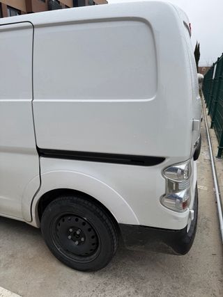 Nissan e-NV200 2018 electrics