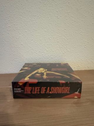 CD Deluxe The Life of a Showgirl: It’s Frightening