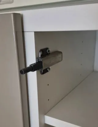 Aparador moderno beige y blanco