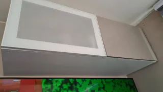 Aparador moderno beige y blanco