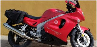 Triumph Sprint ST Roja