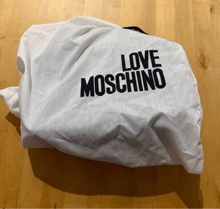 Mala Love Moschino Preta Crossbody