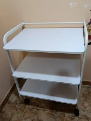 Mesita auxiliar estetica