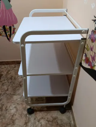 Mesita auxiliar estetica