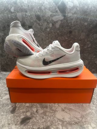 Zapatillas Nike Vomero Premium Talla 42.5 Blancas