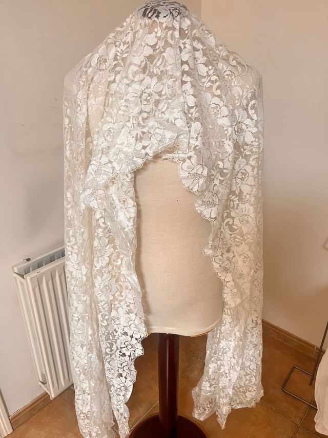 MantillaFallera Encaje Blanco.