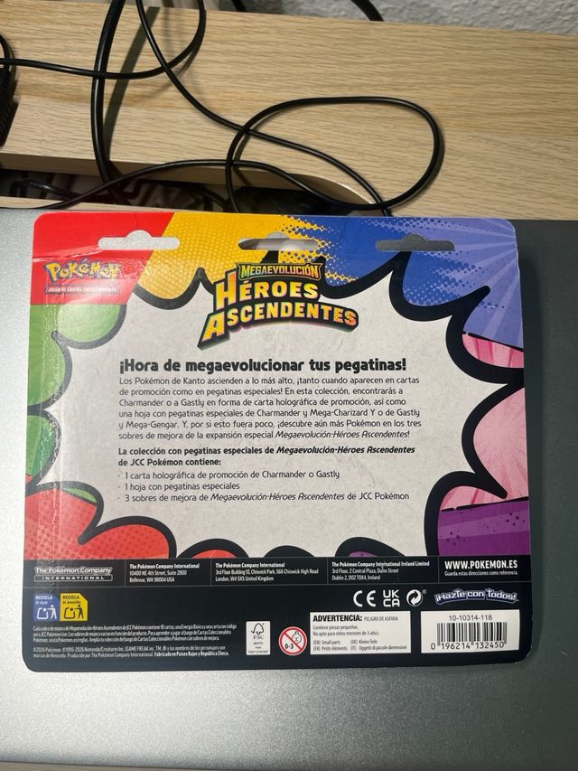 Pokemon TCG Heroes Ascendentes Gastly y Pegatinas