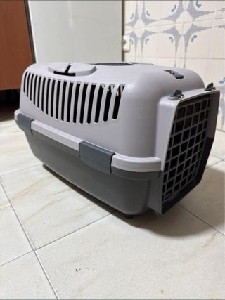 Transportín gato pequeño gris y blanco