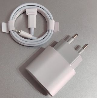 Caricabatterie 20W condivisibile per iPhone 14 con cavo Lightning