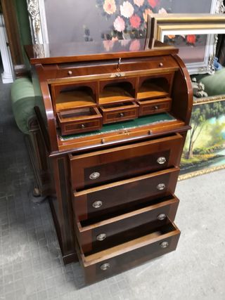 Escritorio antiguo tipo buró