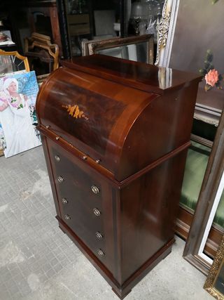 Escritorio antiguo tipo buró