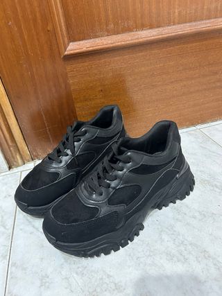 Zapatillas de mujer en buen estado