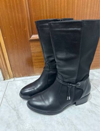 Zapatillas de mujer en buen estado