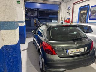 Peugeot 207 2012