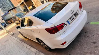 Lexus IS 2010