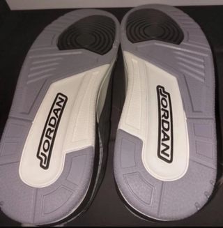 Jordan 3 Off Noir Taglia 42.5 Deadstock