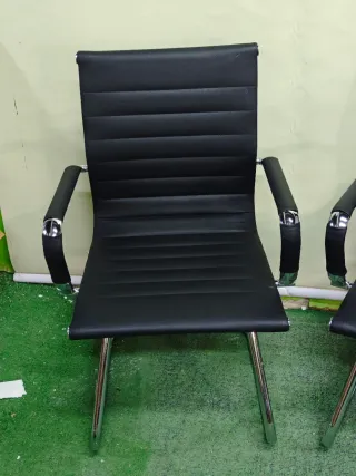 Silla De Conferencia Balve En Cuero Sintético