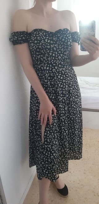 Vestido largo midi. Nuevo sin estrenar. Color negr