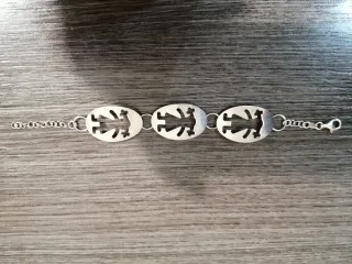 Pulsera de plata con figuras