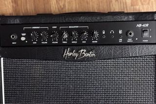 Amplificador Harley Benton HB-40R 40W c/ Reverb