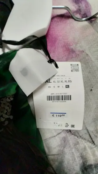 Vestido fiesta lentejuelas y plumas Talla XL