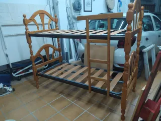 Litera madera provenzal prácticamente nueva