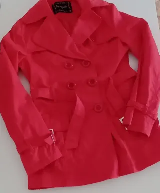 Gabardina roja talla S