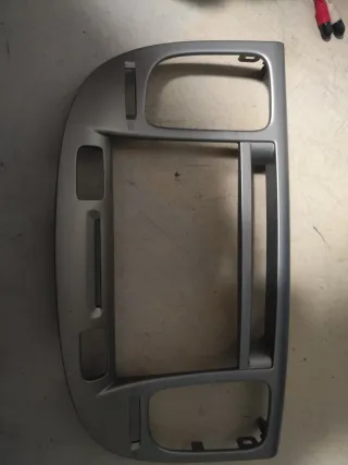 Embellecedor frontal difusores Kia Rio 07