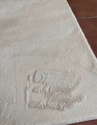 Alfombra pelo corto blanco crudo sin usar