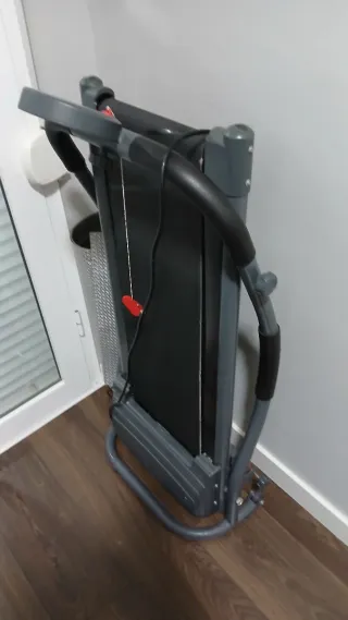 Cinta de andar gris y negra