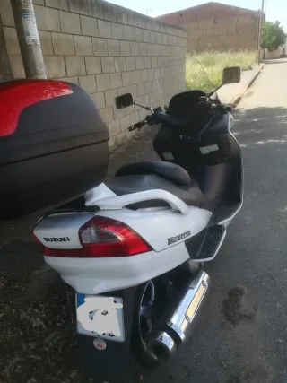 Suzuki Burgman 250cc Maxi Scooter