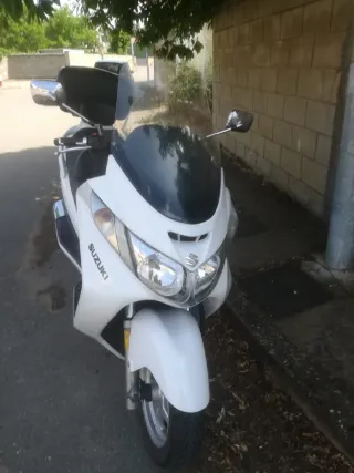 Suzuki Burgman 250cc Maxi Scooter