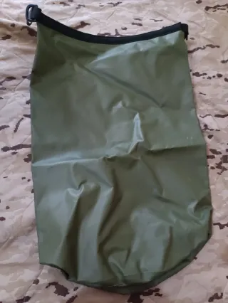 Bolsa de color verde impermeable 30-35 l