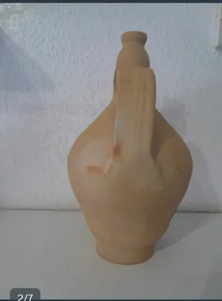 Cántaro antiguo de barro