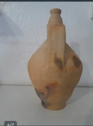 Cántaro antiguo de barro