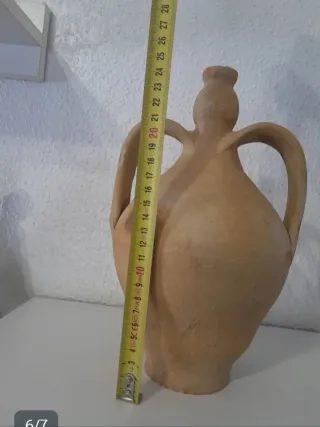 Cántaro antiguo de barro