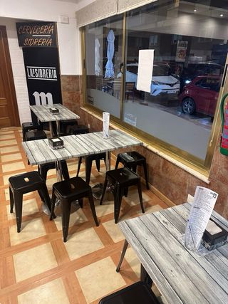 LOTE MOVILIARIO Y MAQUINARIA BAR