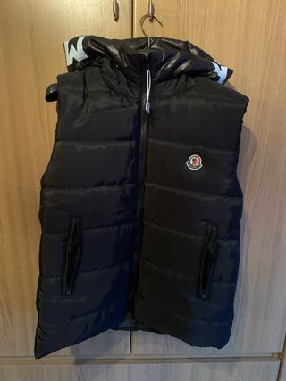 Moncler Gilet Nero Cappuccio Logo