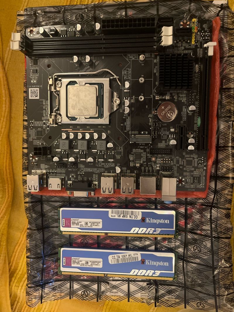 Combo Placa Base H61, i3 3240, 8GB RAM DDR3