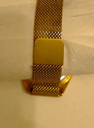 Reloj mujer dorado con piedras
