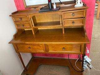 Mueble buró de madera