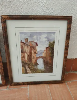 Due quadri incorniciati con vetro