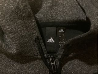 Chaqueta Adidas Gris con Capucha