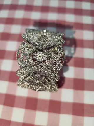 Pulsera plateada con diseño intrincado por 5€