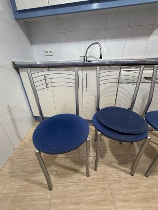 6 sillas de cocina + mesa extensible de regalo