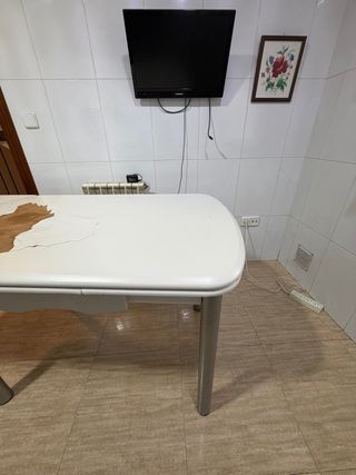 6 sillas de cocina + mesa extensible de regalo